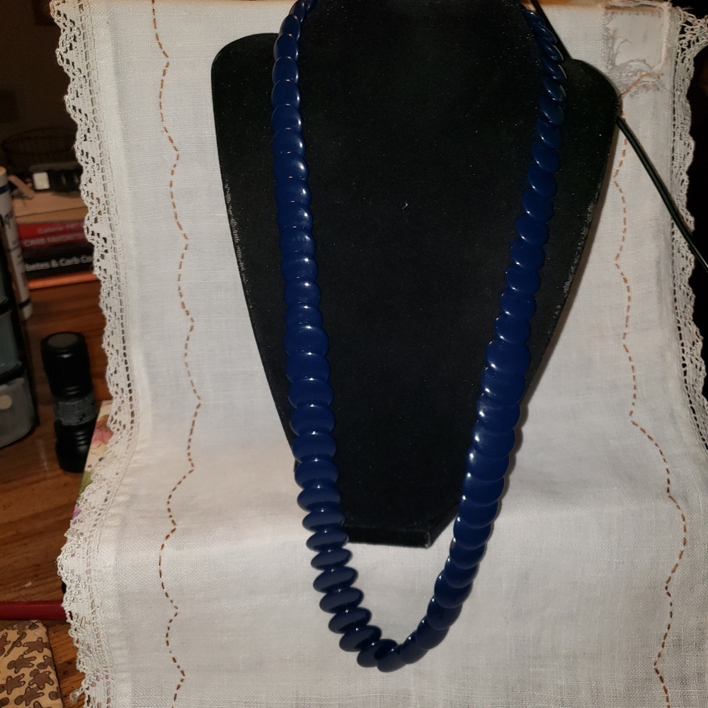Beautiful Vintage Trifari Navy Blue Flat Beaded Lucite Necklace 1970's
